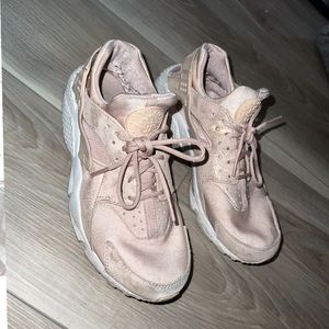 Nike huarache shimmery pink, worn but good condition